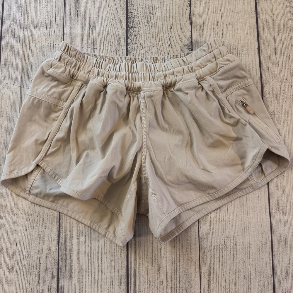 Lululemon Hotty Hot Shorts 3.5" Inseam White Women's Size 4 Activewear Workout